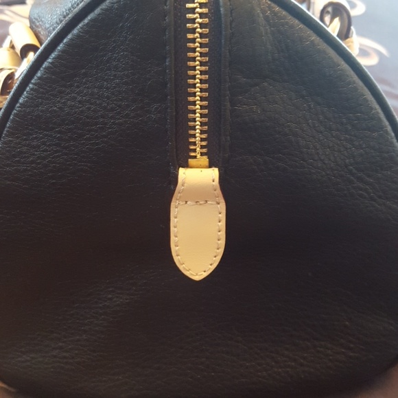 Priced to sell👜Michael Kors bag👜 - Picture 6 of 8